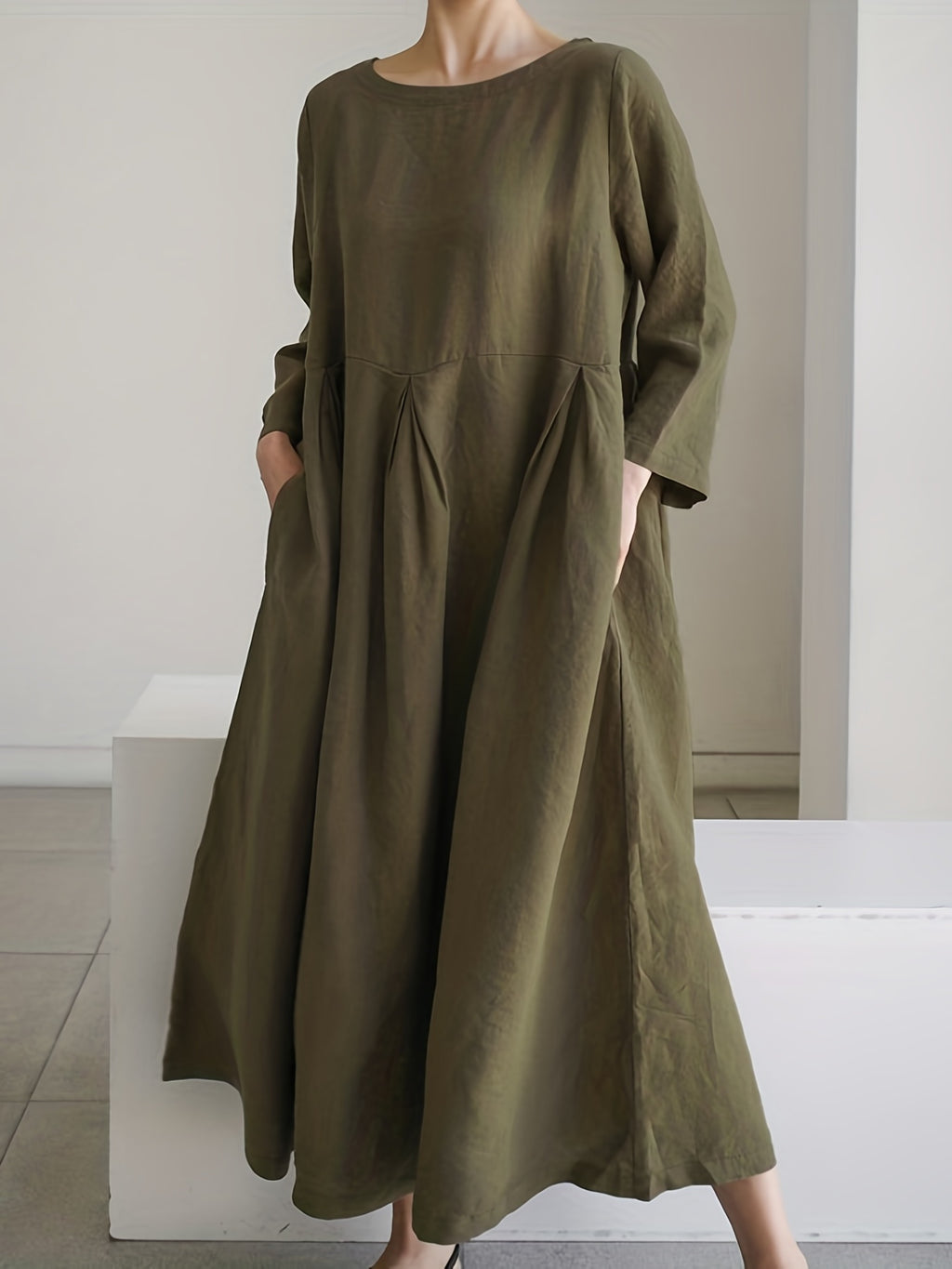 Chic Solid Maxi Dress with Pleated Hem