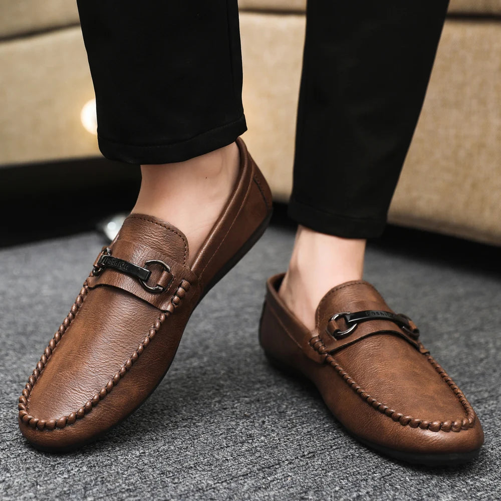 Breathable men's casual shoes