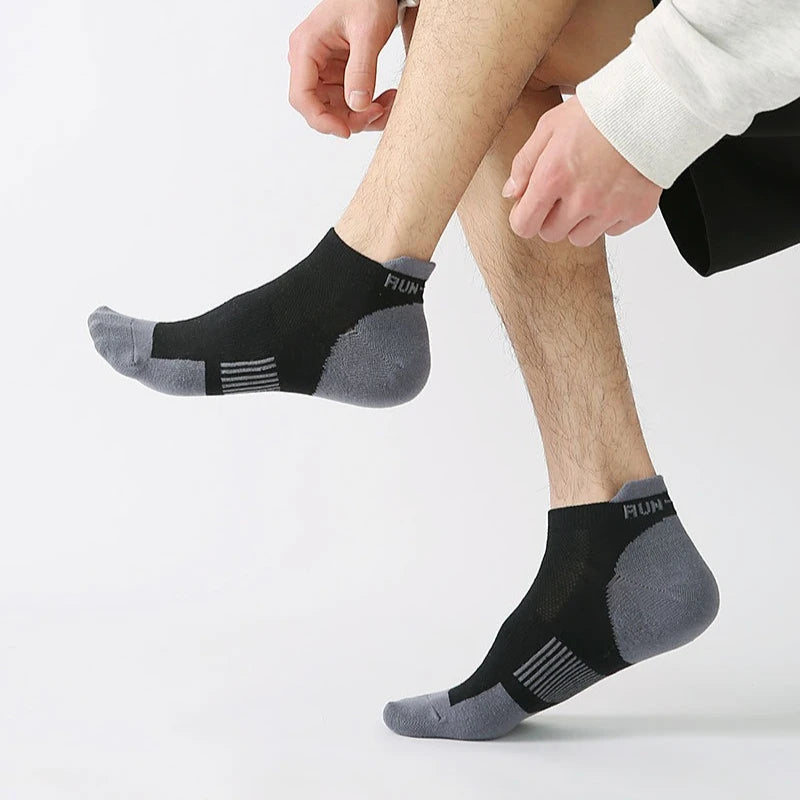 1/5 Pairs Fashionable New Casual and Comfortable Men's Short Socks