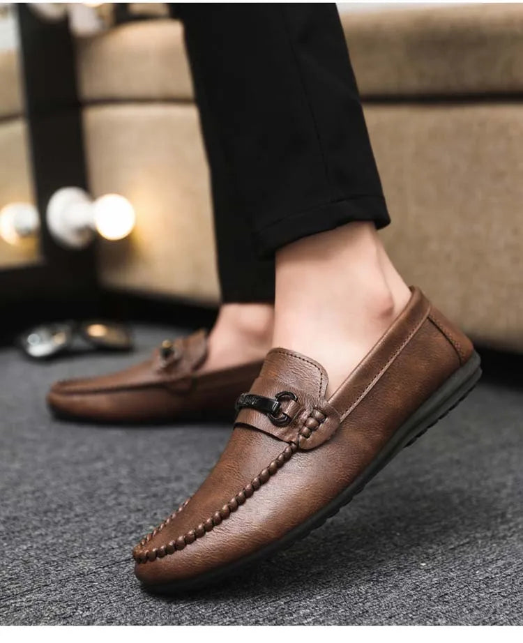 Breathable men's casual shoes