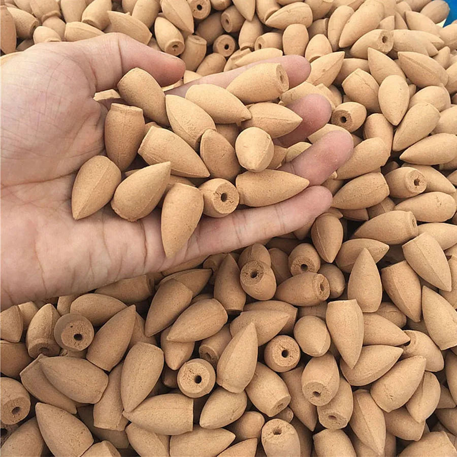 1 can of about 40 natural reflux cones with various fragrances for home meditation and mood relief, convenient to carry.