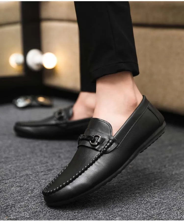 Breathable men's casual shoes