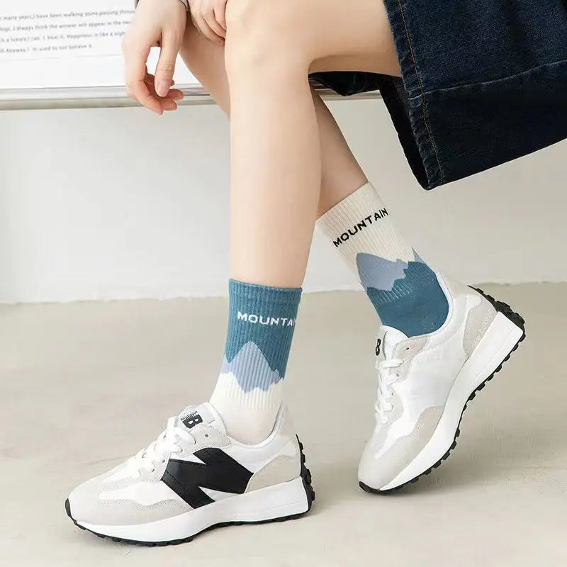 4 Pairs Of Fashionable, Soft, And Versatile Socks For Men And Women