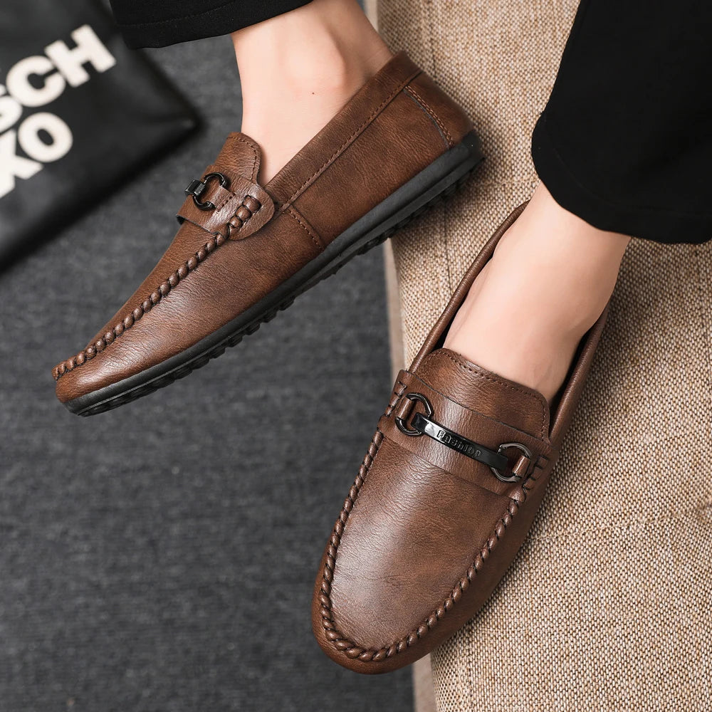 Breathable men's casual shoes