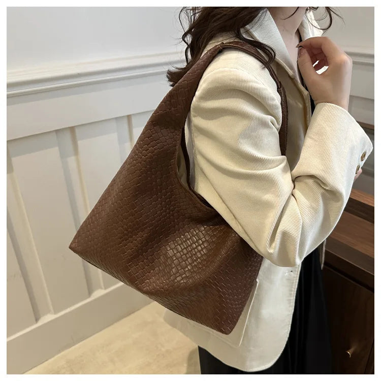 Minimalist Retro Hobo Bag for Women