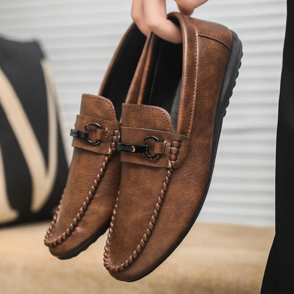 Breathable men's casual shoes