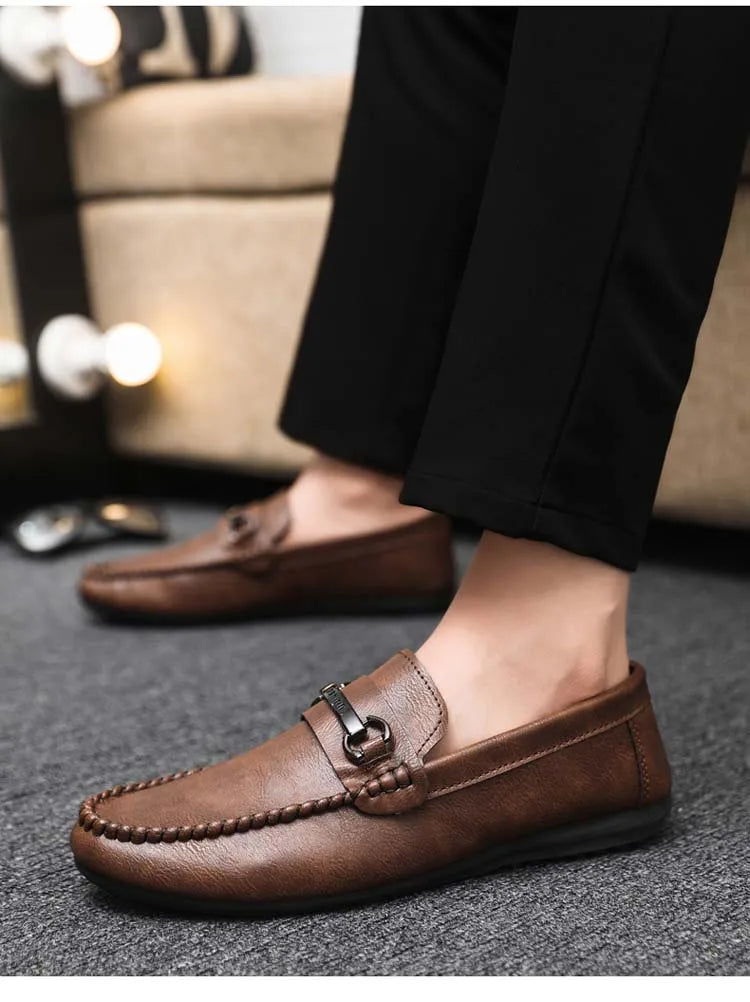 Breathable men's casual shoes