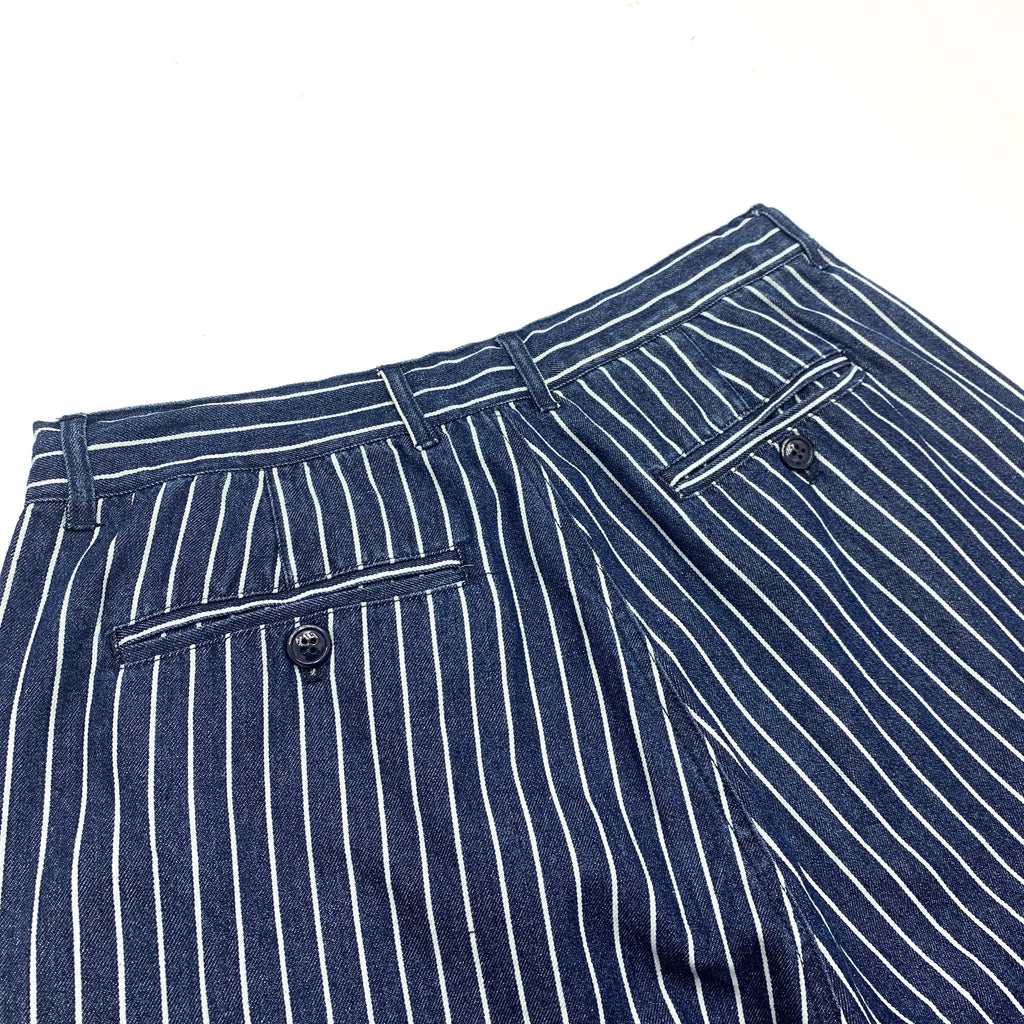 Striped slacks Loose straight