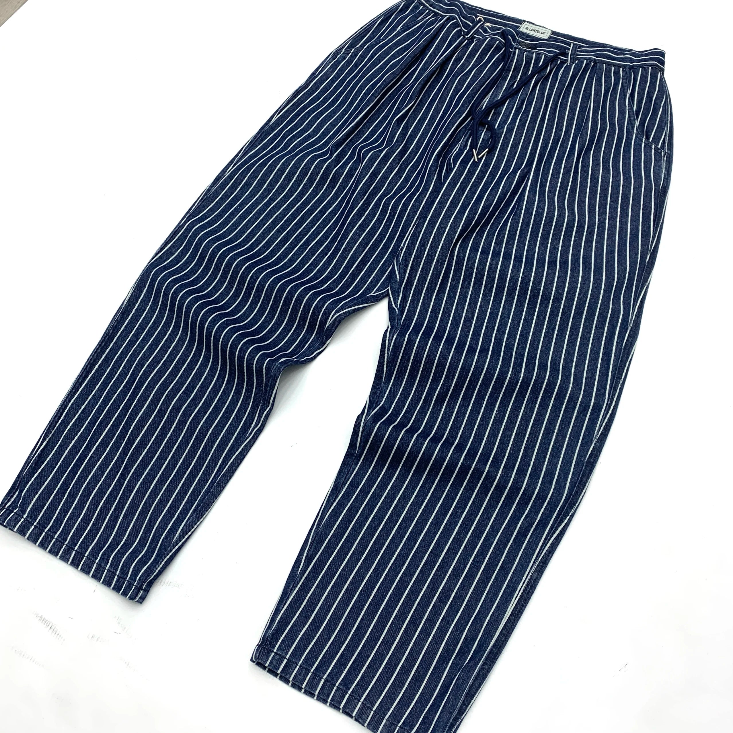 Striped slacks Loose straight