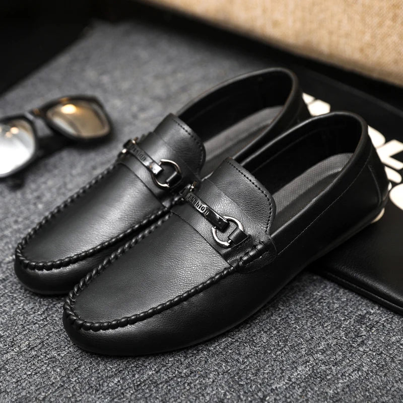 Breathable men's casual shoes