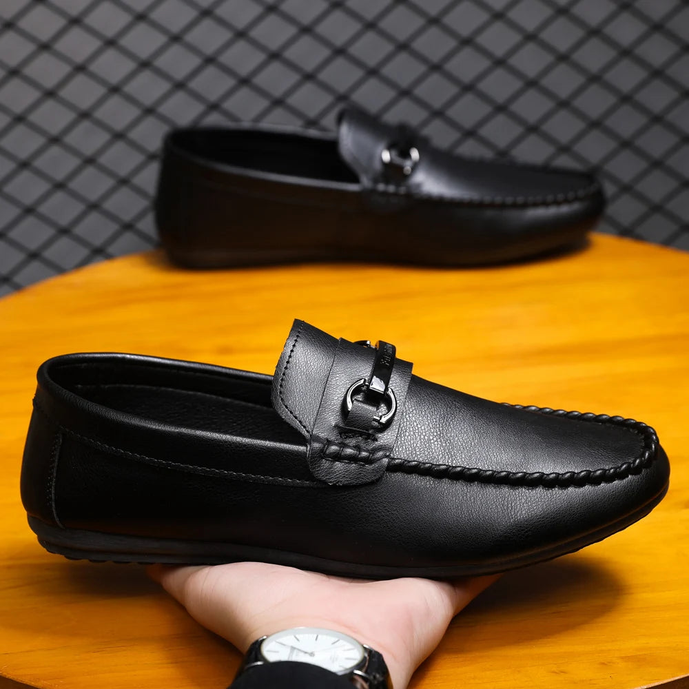 Breathable men's casual shoes