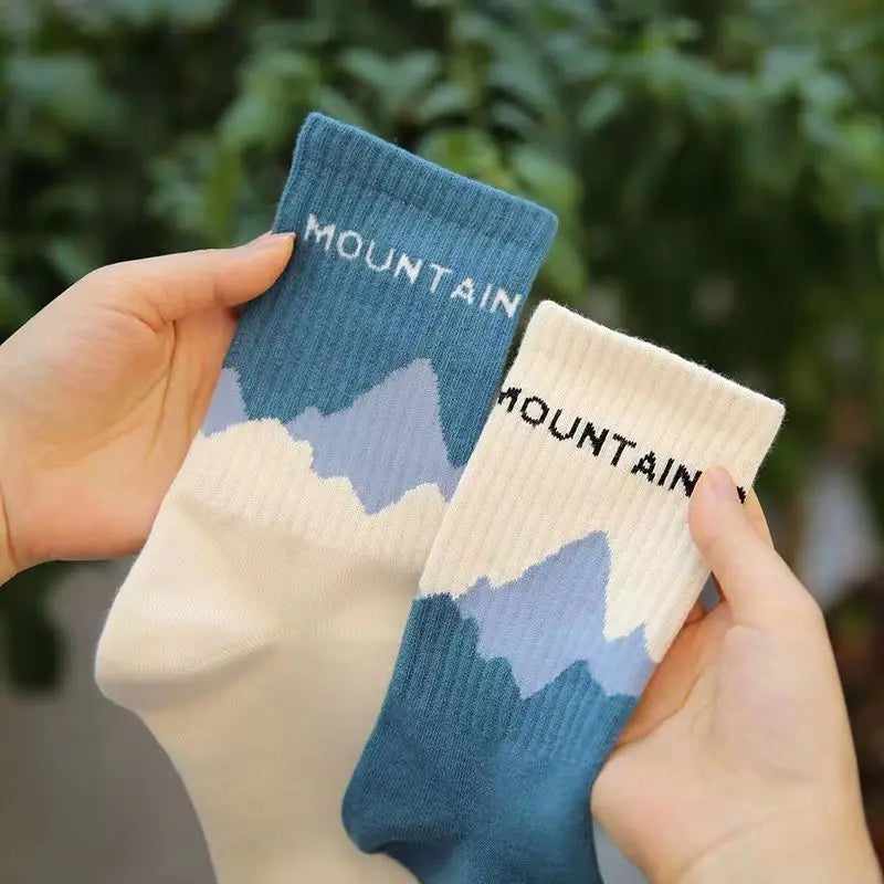4 Pairs Of Fashionable, Soft, And Versatile Socks For Men And Women