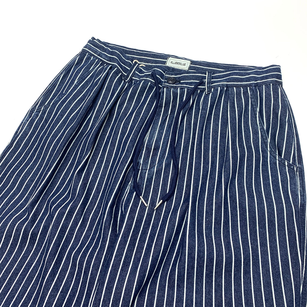 Striped slacks Loose straight