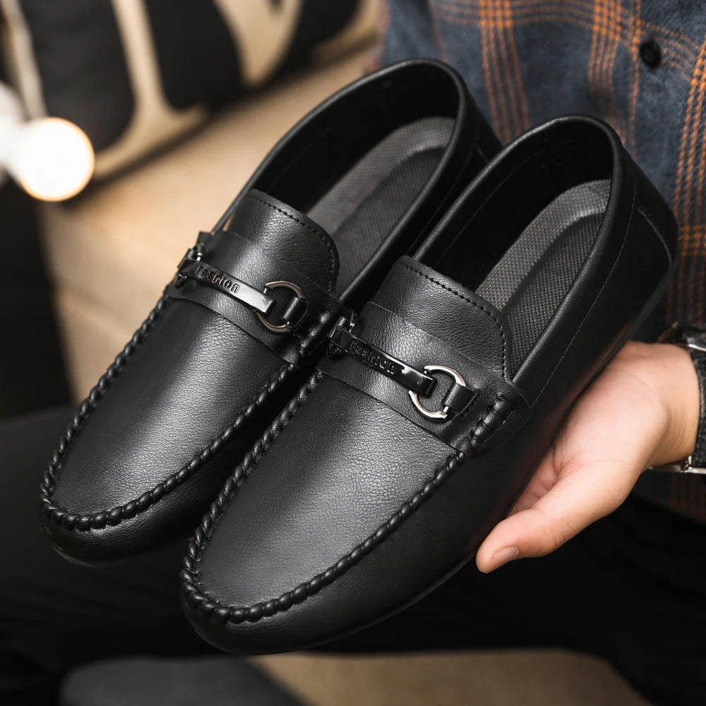 Breathable men's casual shoes