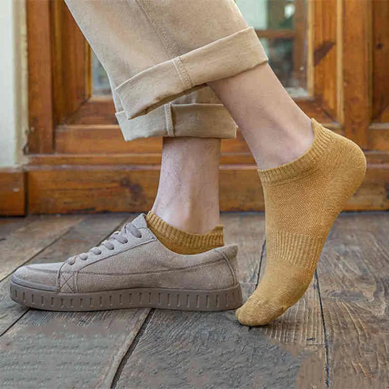 Mens Sport Socks Casual Fashion Solid Color