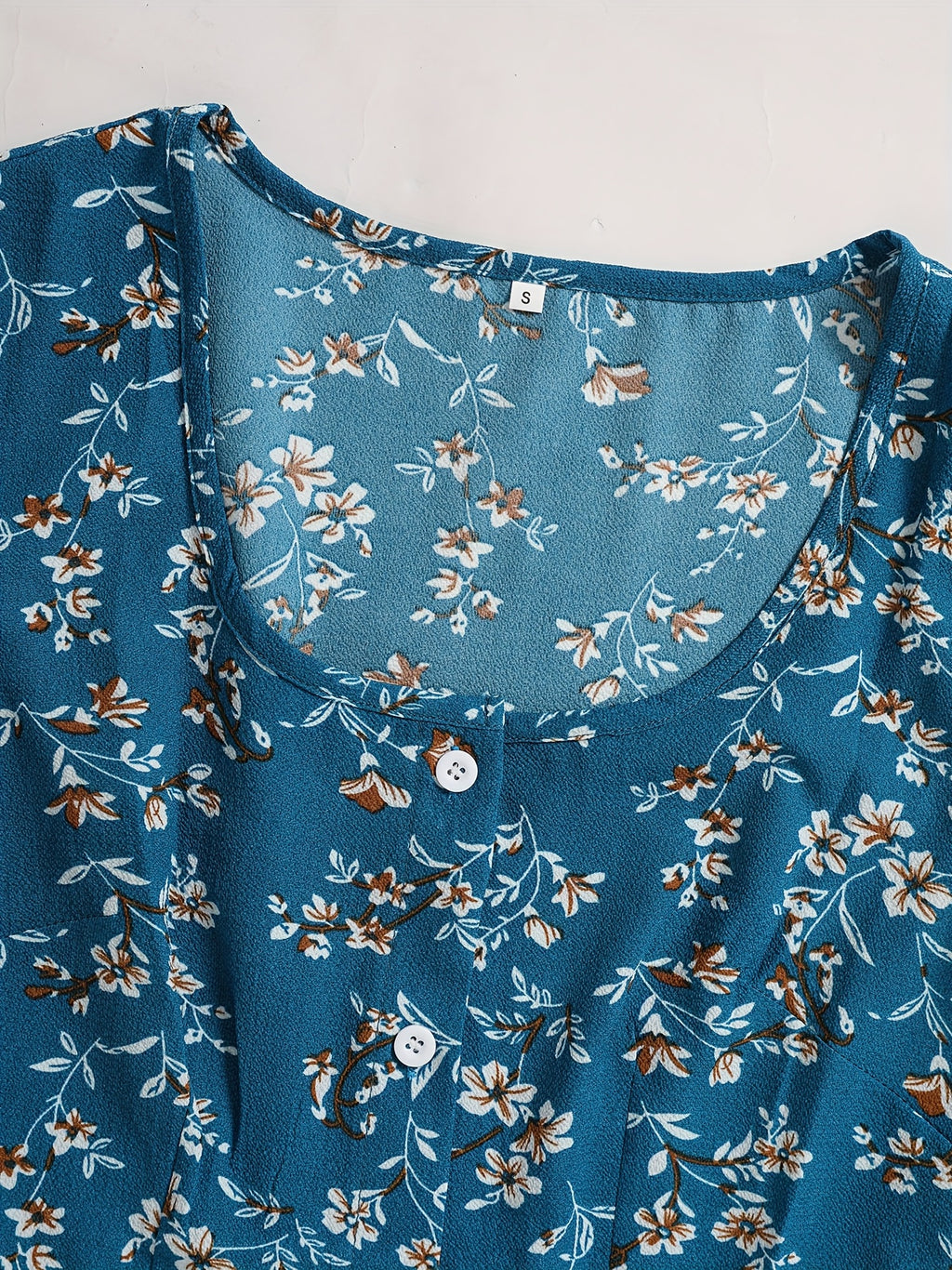 Womenswear Sexy Floral Womenswear, Button Design