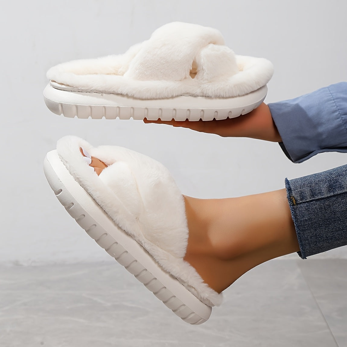 Women'S Plush Faux Fur Slippers with Thick EVA Sole