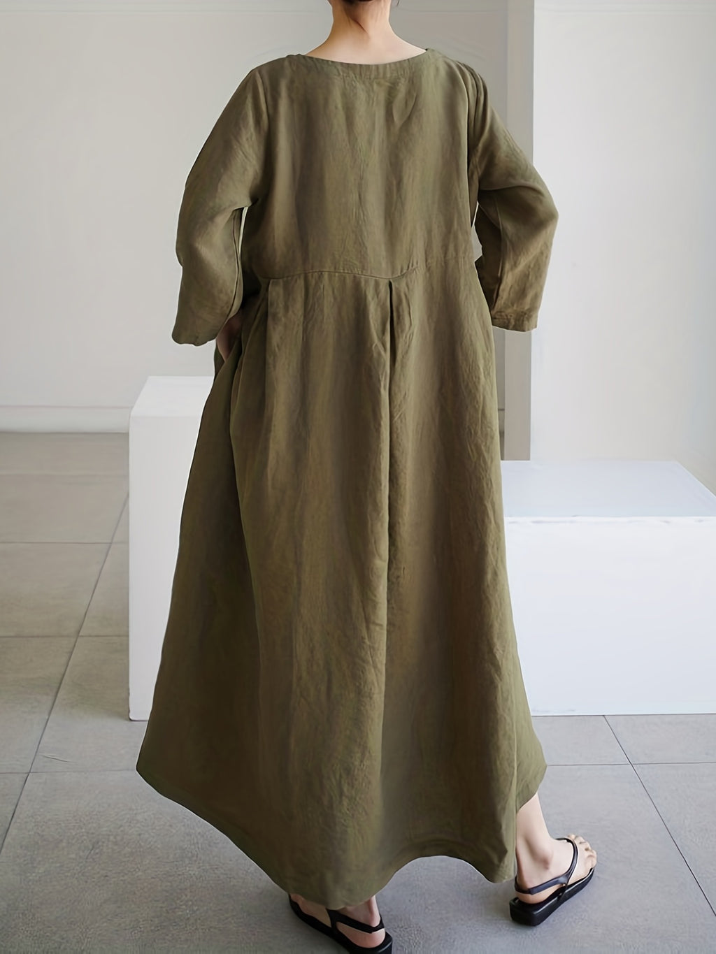 Chic Solid Maxi Dress with Pleated Hem