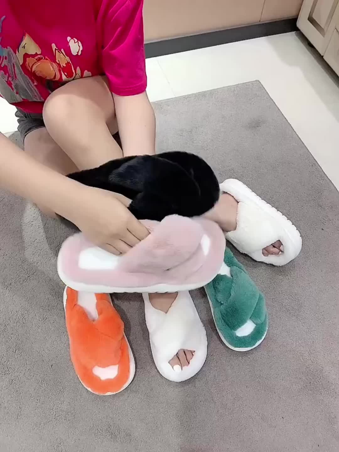 Women'S Plush Faux Fur Slippers with Thick EVA Sole